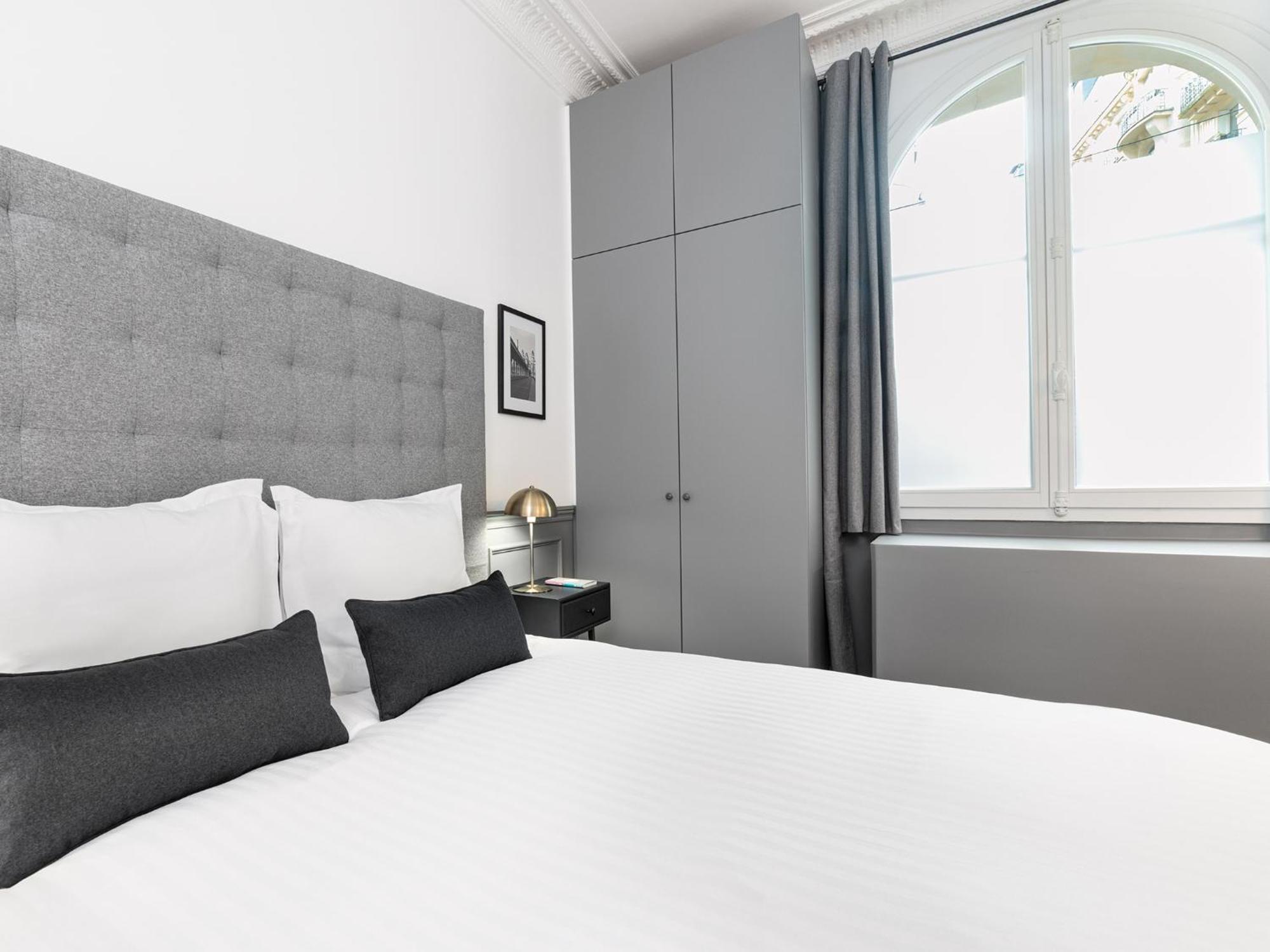 Livinparis - Luxury A/c 4 Bedrooms Auteuil Eiffel Tower Parijs